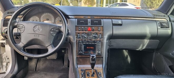 Mercedes E 320 2000, 341,000 km - 3.2 l - Bakı