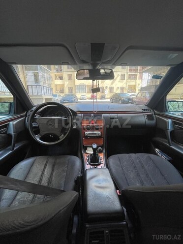Mercedes E 200 1997, 253,000 km - 2.0 л - Bakı