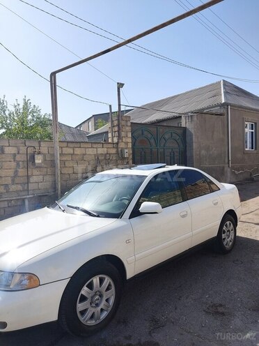 Audi A4 2000, 200,000 km - 1.8 l - Bakı
