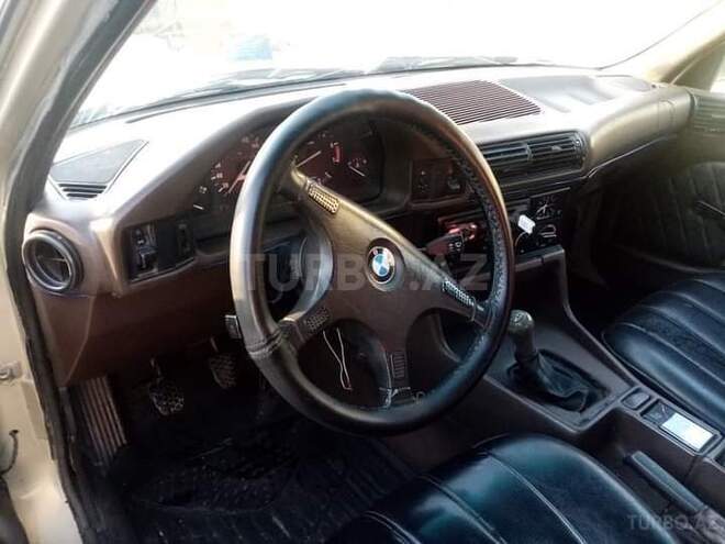 BMW 520 1990, 300,000 km - 2.0 л - Bakı