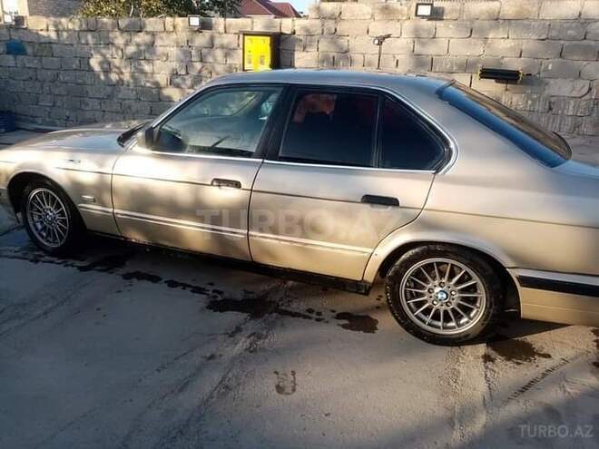 BMW 520 1990, 300,000 km - 2.0 л - Bakı