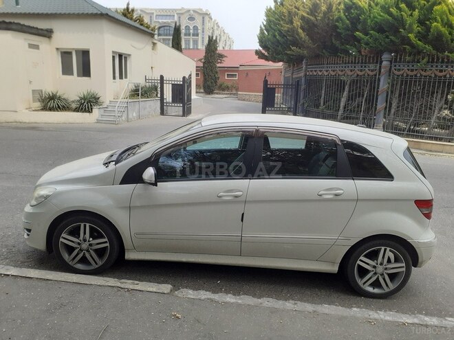 Mercedes B 180 2010, 88,200 km - 1.7 л - Bakı