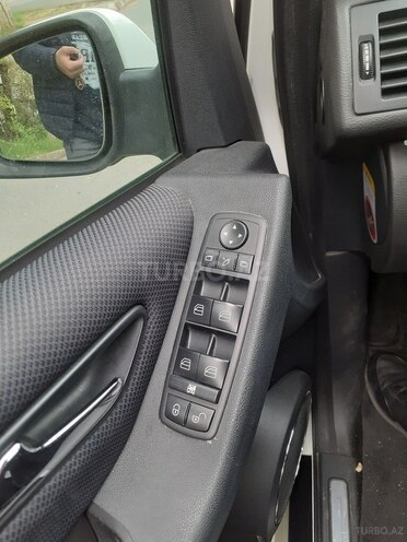 Mercedes B 180 2010, 88,200 km - 1.7 л - Bakı