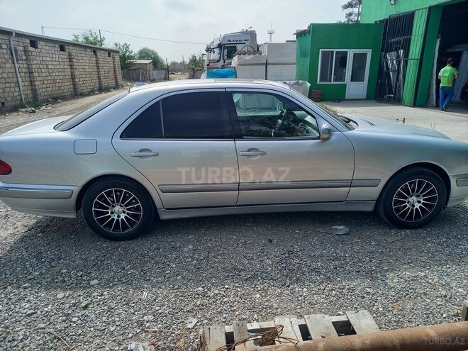 Mercedes E 270 2001, 378,156 km - 2.7 l - Beyləqan