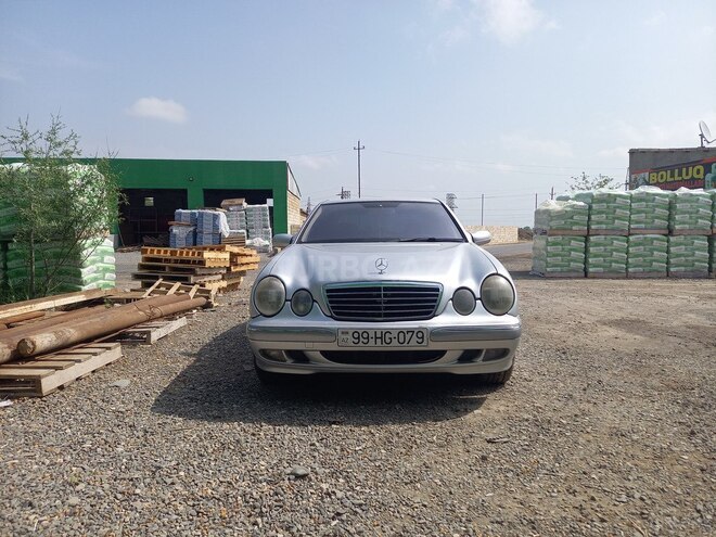 Mercedes E 270 2001, 378,156 km - 2.7 l - Beyləqan