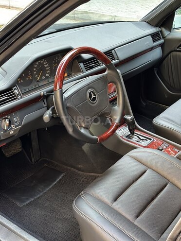 Mercedes E 500