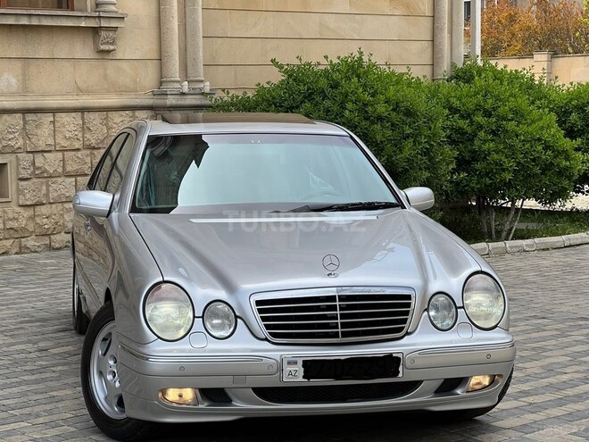 Mercedes E 320 2001, 196,543 km - 3.2 l - Bakı