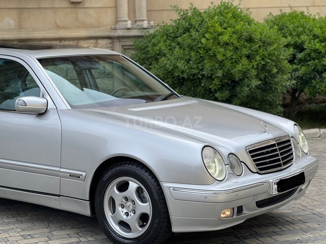 Mercedes E 320 2001, 196,543 km - 3.2 l - Bakı