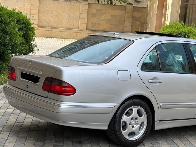 Mercedes E 320 2001, 196,543 km - 3.2 l - Bakı