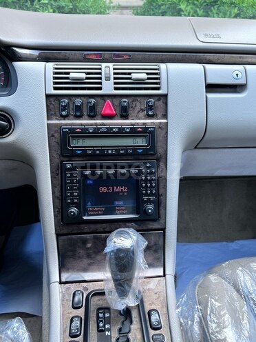 Mercedes E 320 2001, 196,543 km - 3.2 l - Bakı