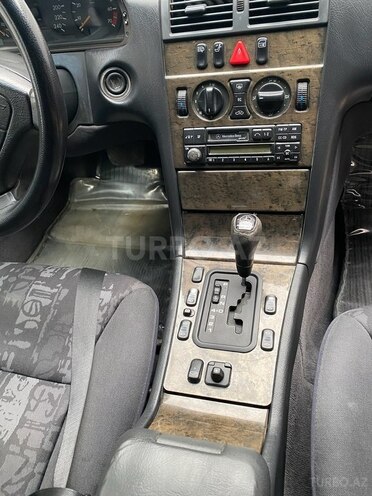 Mercedes E 200 1997, 286,900 km - 2.0 l - Gəncə
