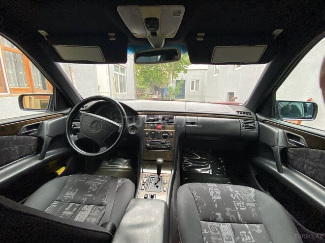 Mercedes E 200 1997, 286,900 km - 2.0 l - Gəncə