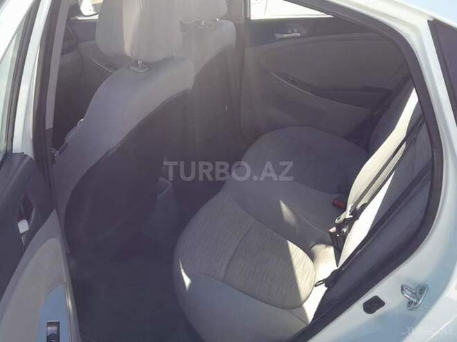 Hyundai Accent 2015, 250,000 km - 1.6 l - Bakı