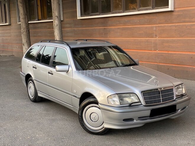 Mercedes C 220 2000, 310,000 km - 2.2 l - Bakı
