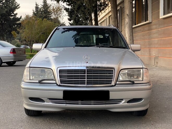 Mercedes C 220 2000, 310,000 km - 2.2 l - Bakı