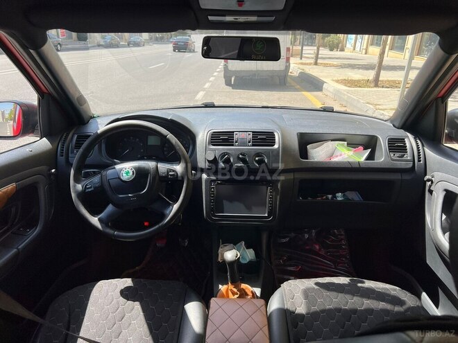 Skoda Praktik 2011, 208,000 km - 1.4 l - Bakı