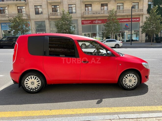Skoda Praktik 2011, 208,000 km - 1.4 l - Bakı
