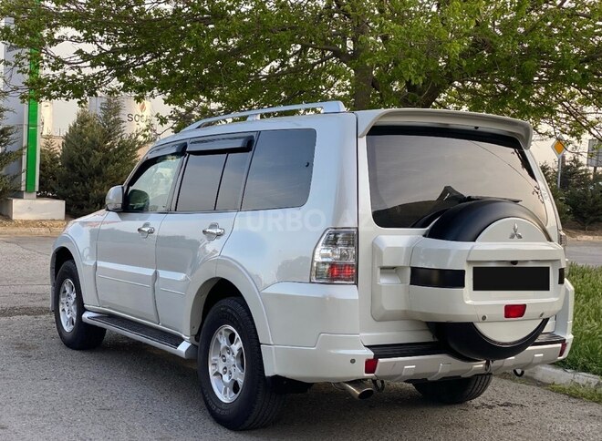 Mitsubishi Pajero 2008, 281,000 km - 3.0 л - Bakı