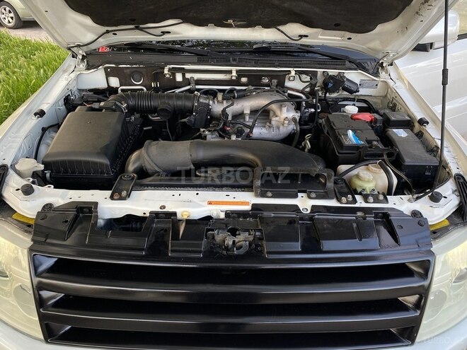 Mitsubishi Pajero 2008, 281,000 km - 3.0 л - Bakı