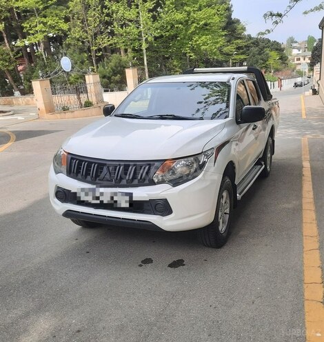 Mitsubishi L200 2016, 210,000 km - 2.5 l - Bakı