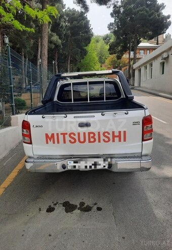Mitsubishi L200 2016, 210,000 km - 2.5 l - Bakı
