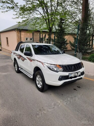 Mitsubishi L200 2016, 210,000 km - 2.5 l - Bakı