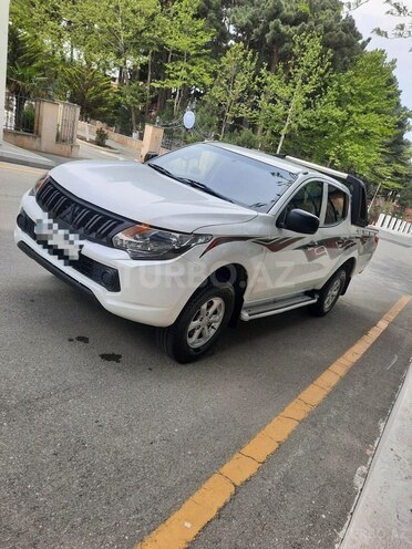 Mitsubishi L200 2016, 210,000 km - 2.5 l - Bakı