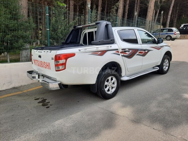 Mitsubishi L200 2016, 210,000 km - 2.5 l - Bakı