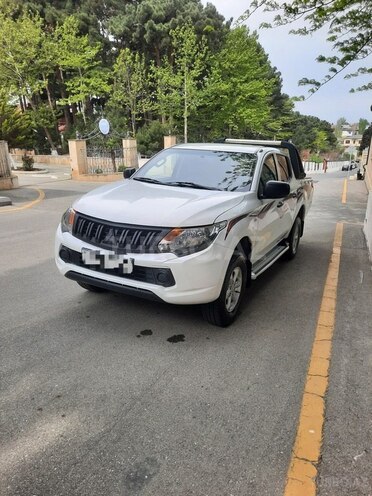 Mitsubishi L200 2016, 210,000 km - 2.5 l - Bakı