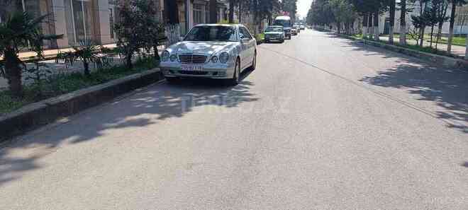 Mercedes E 230 1996, 340,000 km - 2.3 l - Bakı