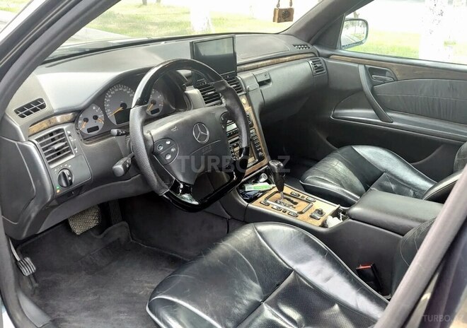 Mercedes E 220 2000, 300,000 km - 2.2 l - Bakı