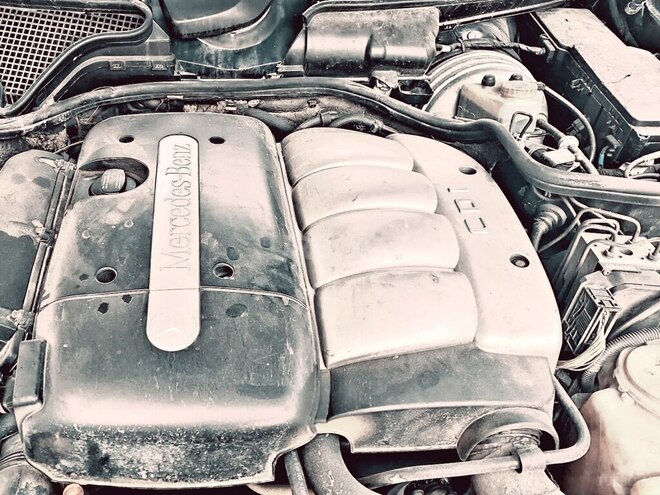 Mercedes E 220 2000, 300,000 km - 2.2 l - Bakı