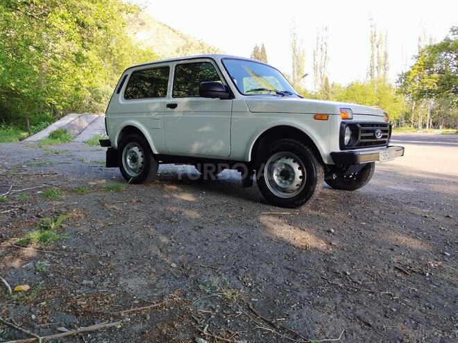 LADA (VAZ) Niva 2019, 27,000 km - 1.7 l - Şəki