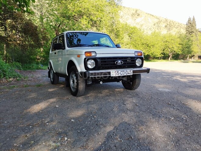 LADA (VAZ) Niva 2019, 27,000 km - 1.7 l - Şəki