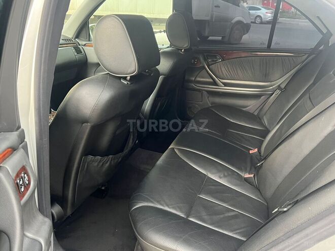 Mercedes E 220 2001, 291,000 km - 2.2 l - Bakı