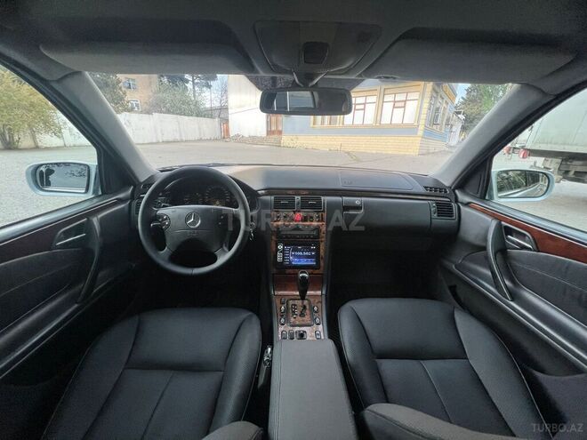 Mercedes E 220 2001, 291,000 km - 2.2 l - Bakı