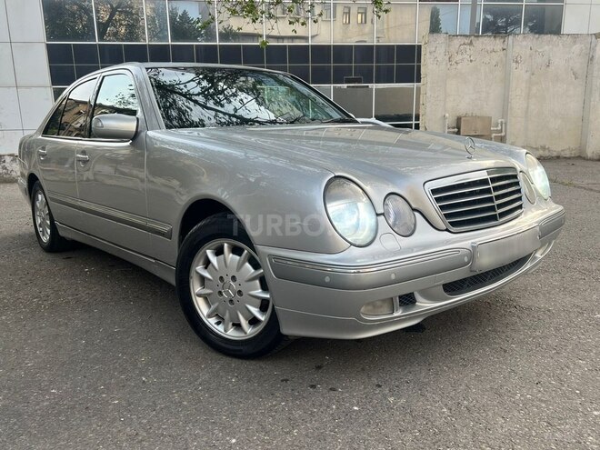 Mercedes E 220 2001, 291,000 km - 2.2 l - Bakı
