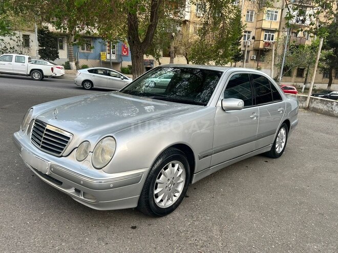 Mercedes E 220 2001, 291,000 km - 2.2 l - Bakı