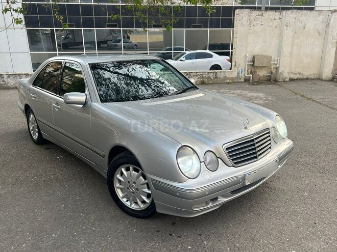 Mercedes E 220 2001, 291,000 km - 2.2 l - Bakı