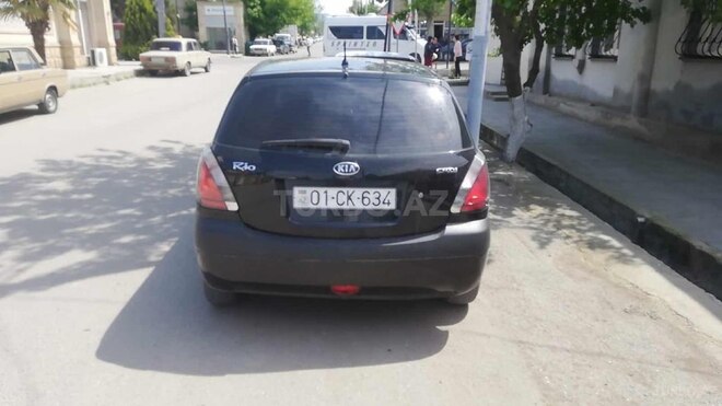 Kia Rio 2008, 221,000 km - 1.5 l - Qazax