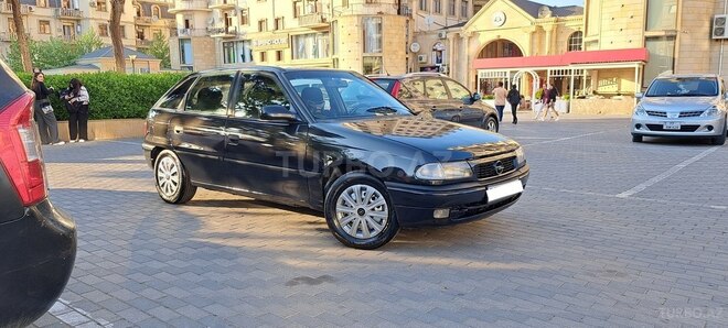 Opel Astra 1997, 217,000 km - 1.6 l - Bakı