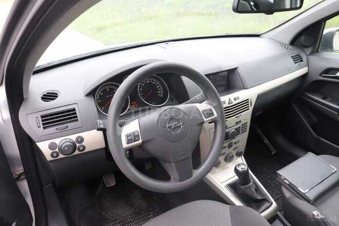 Opel Astra 2008, 228,000 km - 1.3 l - Quba