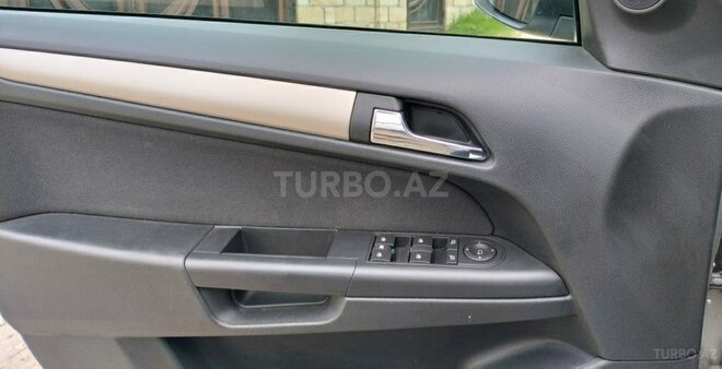 Opel Astra 2008, 228,000 km - 1.3 l - Quba