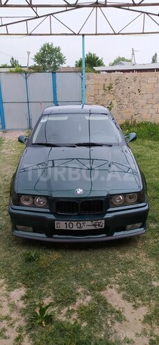 BMW 318 1994, 300,000 km - 1.8 l - Saatlı