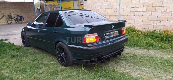 BMW 318 1994, 300,000 km - 1.8 l - Saatlı