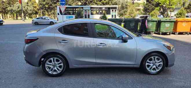 Toyota Yaris 2015, 125,000 km - 1.5 l - Bakı