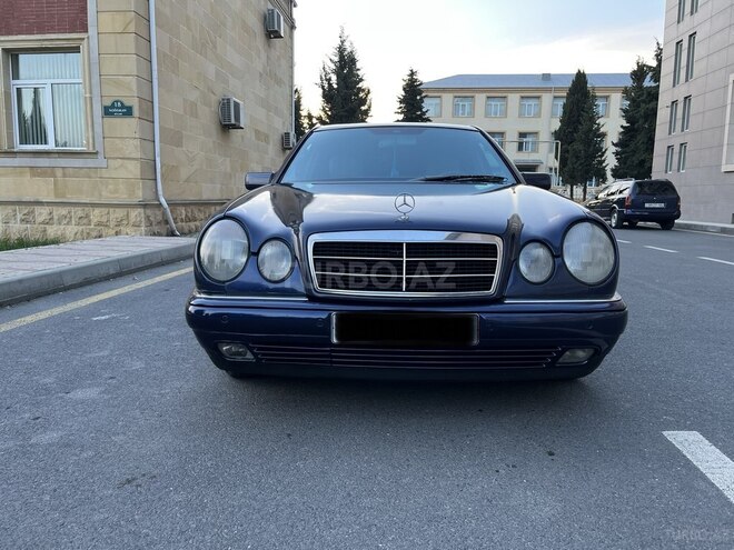 Mercedes E 240 1999, 320,000 km - 2.4 l - Balakən