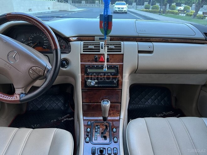 Mercedes E 240 1999, 320,000 km - 2.4 l - Balakən
