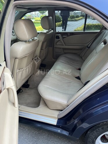 Mercedes E 240 1999, 320,000 km - 2.4 l - Balakən