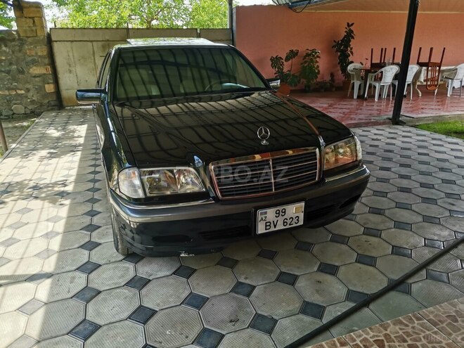 Mercedes C 230 2000, 300,000 km - 2.3 l - Qax